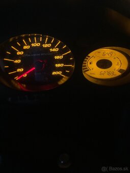 Honda Silver Wing 600 maxi skúter - 7