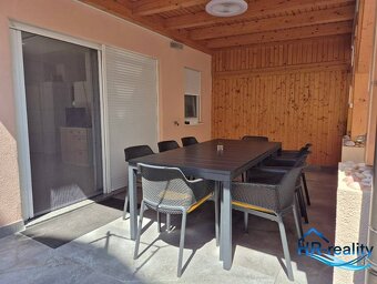 ☀NOVALJA (HR) - 2-izbový byt 45 m2 na prízemí so záhradou - 7