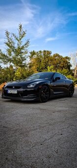 Nissan GTR - 7