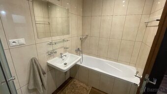 Priestranný 3-izbový byt 83,2 m² v centre Levíc na predaj - 7