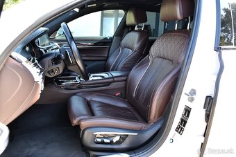 BMW 750Li xDrive 4.4 V8 BITURBO BENZÍN LONG M-SPORT 4X4 - 7
