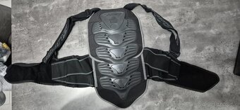 Predám moto výbavu – DIFI kožená kombinéza + chránič + rukav - 7