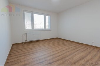 Štýlové bývanie bez starostí – novozrekonštruovaný 3-izbový  - 7