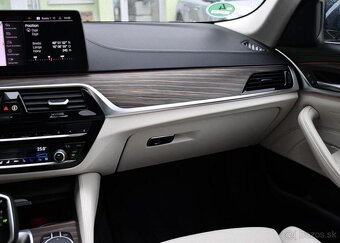 BMW Řada 5 540i xD LUXURY HUD LASER TAŽNÉ 245 kw - 7