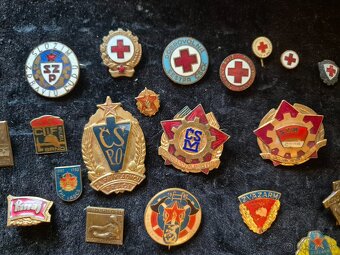 Predam stare odznaky - 7