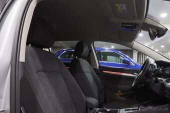 Volkswagen Golf 8 Variant 2.0 TDI 110kW DSG automat - 7