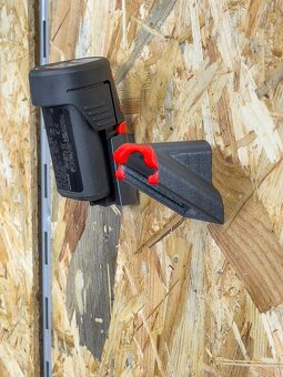 Držiaky batérií BOSCH 12V na stenu - 7