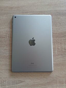 9,7" tablet iPad 5 generácie 32GB TOP stav - 7