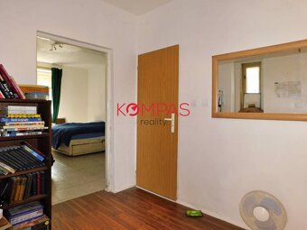 NA PREDAJ DVA DOMY S DVOROM A VEĽKÝM POZEMKOM LOKALITA - KR - 7