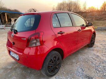 Predám Toyota Yaris 1,0 benzin - 7