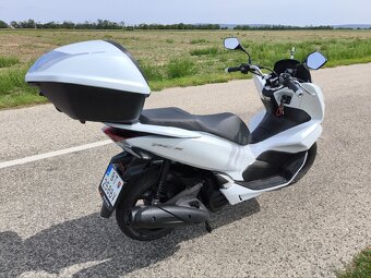 Predam Honda PCX 125 rv 2020 naj len 1500 km - 7