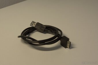 PS VITA OLED (PCH 1004) – Cracknutá + Púzdro + Nabíjačka
- 7