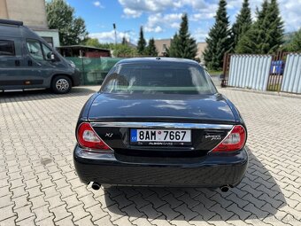 Jaguar XJ8 - 7