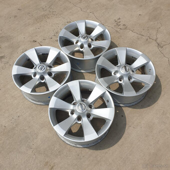 Hliníkové Nissan disky 6x139,7 R17 7J ET25 - 7
