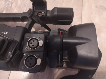 Profesionálna kamera za 399, €.-Canon XH A1+statív Manfrotto - 7