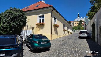 CREDA | prenájom kancelária s parkovaním na hradnom kopci, N - 7