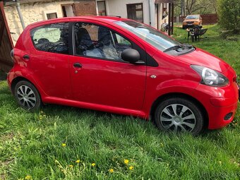 Toyota Aygo 1,0 5D . - 7