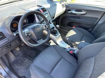 Predám toyotu auris - 7