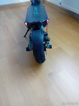 Predám elektrokolobežku VSETT 9+ - 7