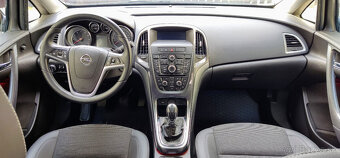 Opel Astra J 1.6 16V - 7