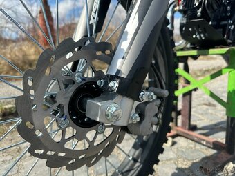 Predám čisto nový nejazdený Pitbike ASIX XB68 140CM3 + El. š - 7