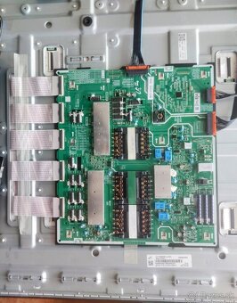 Samsung Q65Q9FNAT diely - 7