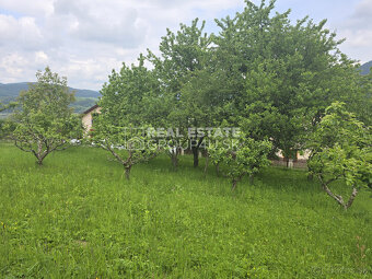 POZEMOK POD RD S PEKNÝMI VÝHĽADMI - MILOCHOV - 7