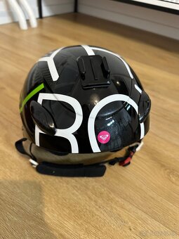 Predám snowboard s viazaním, topánky aj prilbu. - 7