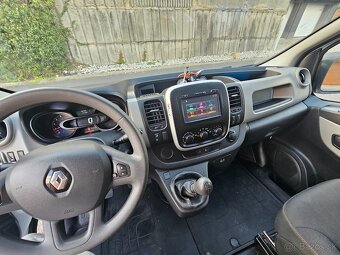 RENAULT TRAFIC  97.700 km - 7