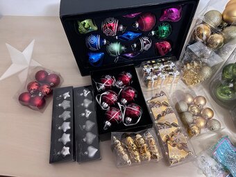 Vianocny stromcek 180 cm vratane ozdob a svetiel - 7