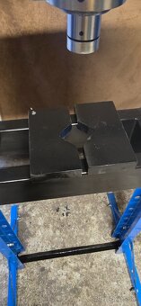 Hydraulický lis 20T - 7