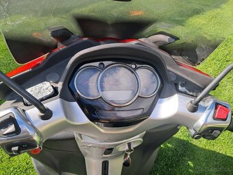 Predam PIAGGIO MP3 300 , YOURBAN ,,B" vodičák - 7