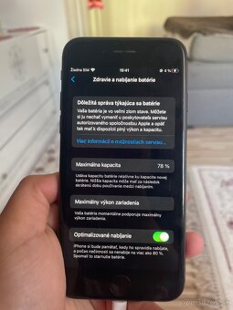 Predám iPhone 8 - 7