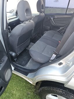 Toyota RAV4 2.0 D-4D 85KW - 7