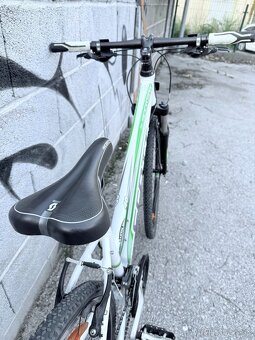SCOTT: dámsky ľahký trekový bike (S) vo výbornom stave - 7