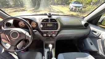 Predám Toyota RAV4 - 7