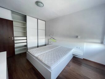 Prenájom- Apartmán 120m2, s terasou- vo vyššom štandarde - 7
