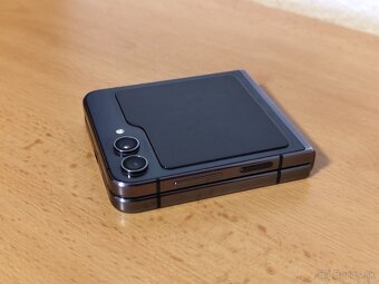 Samsung Galaxy Z Flip5 - 7