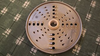 Predám kuchynský robot - 7