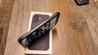 Vymenim iPhone 16 256gb - Alza - 100% bateria - 16 cyklov - 7