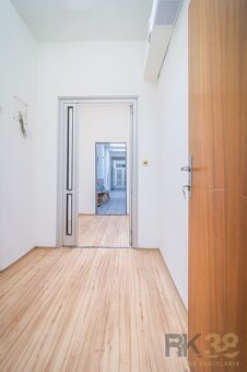 Priestranné a flexibilné obchodné priestory na predaj - 7