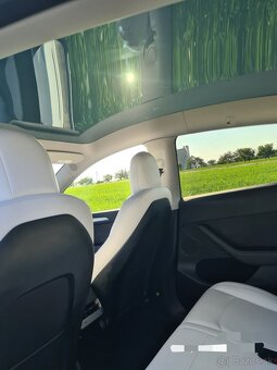 Tesla Model Y - 7