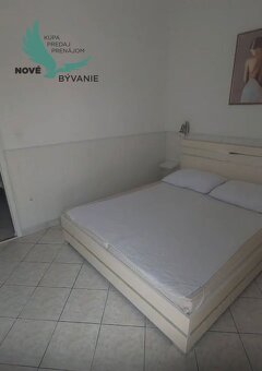 Apartmán s dvorom len 80m od mora na ostrove Vir v Chorvátsk - 7