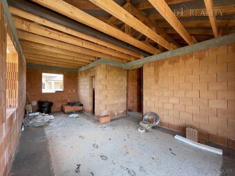 Rozostavaný 4i bungalov, pozemok 443 m2 / Veľké Bierovce - 7