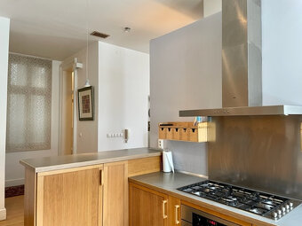 BA I. Na prenájom 5 izbový byt v centre - 7