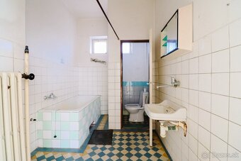 Rodinný dom s veľkým pozemkom v obci Vrakúň - 7