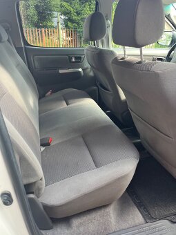 Toyota hilux 3 l - 7