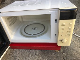 Predám mikrovlnku za 20e pripadne po dohode i doveziem - 7