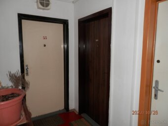 Prenajmem ihneď nezariadený velký 1.-izbový byt v Komárne - 7