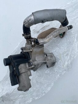 AUDI A8 náhradné diely - motor - vstrekovače atd - 7